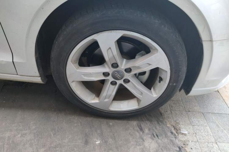 Used Audi A3 2020 Limousine 35 TFSI Ambition China VI Right Front Wheel Hub
