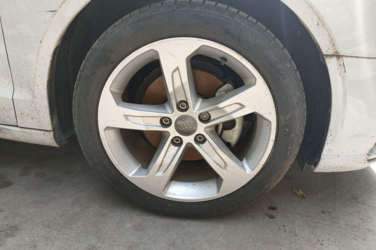 Used Audi A3 2020 Restyled Limousine 35 TFSI Ambition Version China VI Right Front Wheel Hub