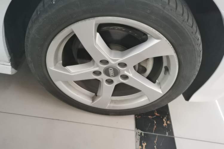 Used Audi A3 2020 Sportback 35 TFSI Fashion Edition China VI Emission Standard Right Front Wheel Hub