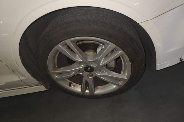 Used Audi A3 2020 Limousine 35 TFSI Fashion Edition China VI Emission Standard Right Front Wheel Hub