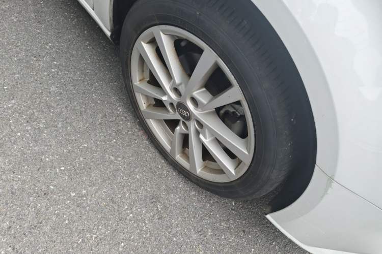 Used Audi A3 2020 Sportback 35 TFSI Ambition China VI Right Front Wheel Hub