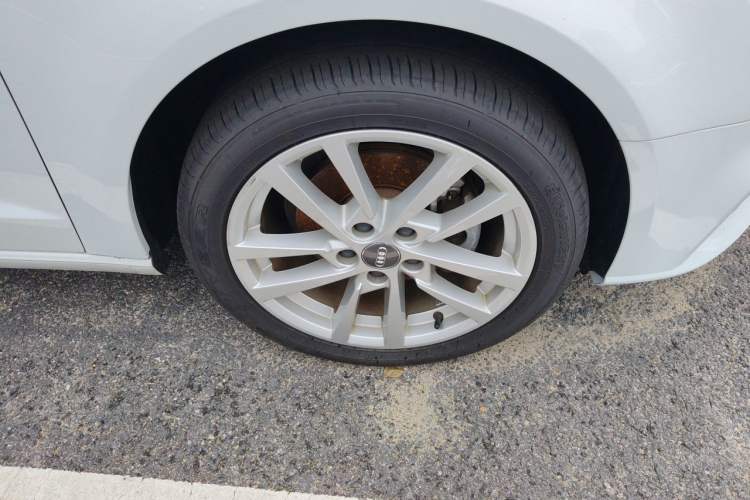 Used Audi A3 2020 Sportback 35 TFSI Ambition China VI Right Front Wheel Hub