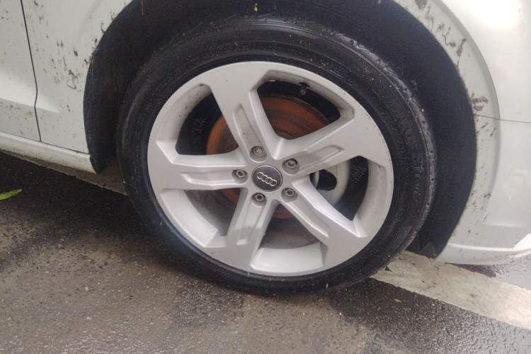 Used Audi A3 2020 Restyled Limousine 35 TFSI Ambition Version China VI Right Front Wheel Hub