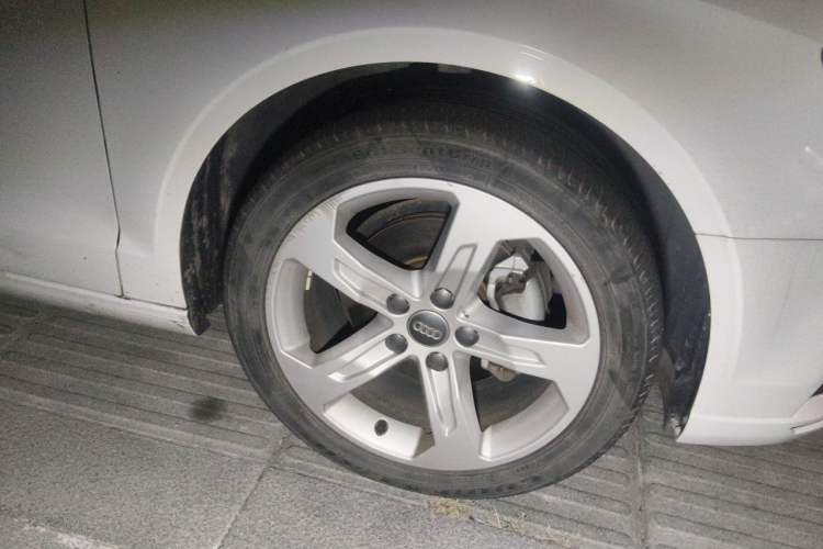 Used Audi A3 2020 Restyled Limousine 35 TFSI Ambition Version China VI Right Front Wheel Hub