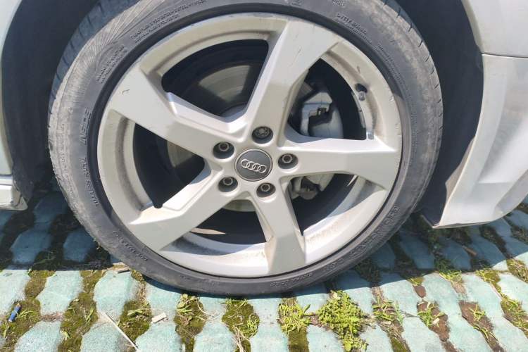 Used Audi A3 2020 Sportback 35 TFSI Fashion Edition China VI Emission Standard Right Front Wheel Hub
