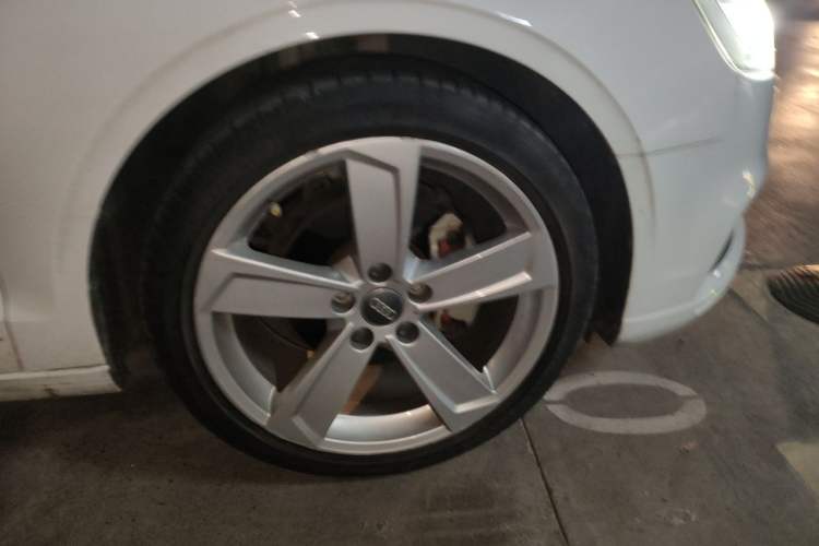 Used Audi A3 2020 Limousine 35 TFSI Style Edition China VI Emission Standard Right Front Wheel Hub
