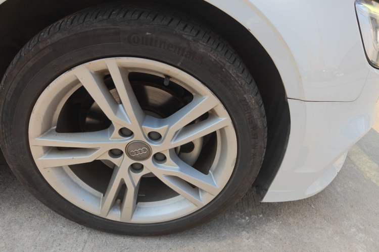 Used Audi A3 2020 Limousine 35 TFSI Fashion Edition China VI Emission Standard Right Front Wheel Hub