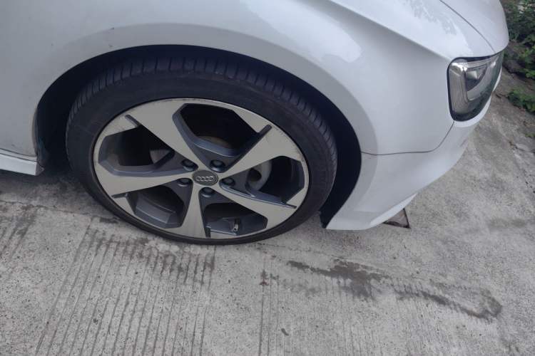 Used Audi A3 2020 Sportback 35 TFSI Sporty Model China VI Right Front Wheel Hub