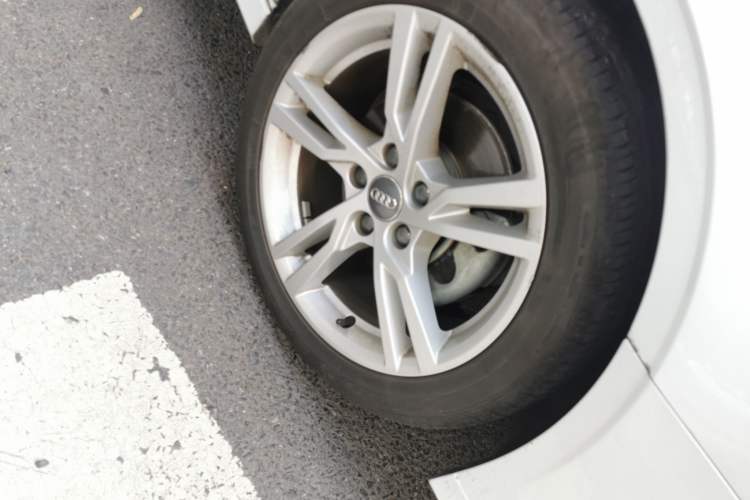 Used Audi A3 2020 Limousine 35 TFSI Fashion Edition China VI Emission Standard Right Front Wheel Hub