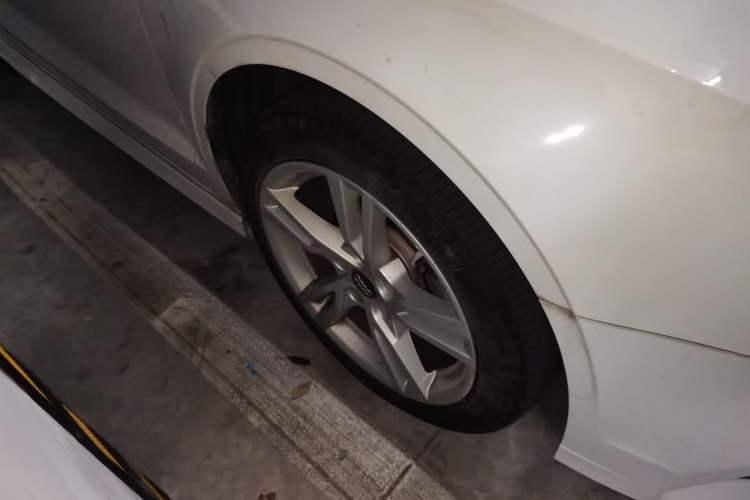 Used Audi A3 2020 Limousine 35 TFSI Fashion Edition China VI Emission Standard Right Front Wheel Hub