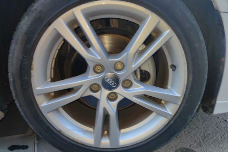 Used Audi A3 2020 Limousine 35 TFSI Fashion Edition China VI Emission Standard Right Front Wheel Hub