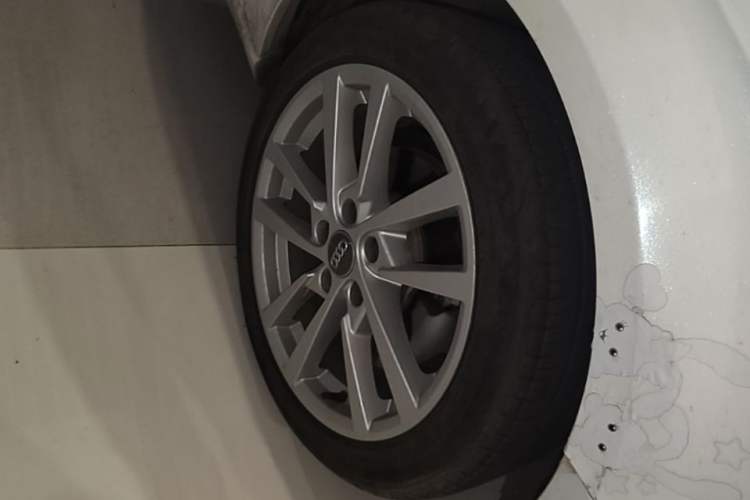 Used Audi A3 2020 Restyled Sportback 35 TFSI Entry-Level China VI Emission Standard Right Front Wheel Hub