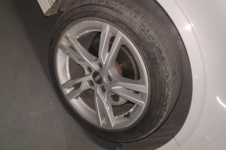 Used Audi A3 2020 Limousine 35 TFSI Fashion Edition China VI Emission Standard Right Front Wheel Hub