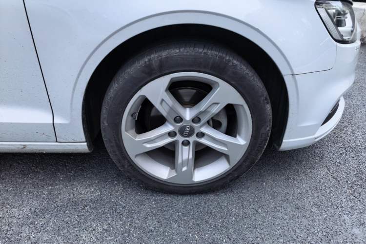 Used Audi A3 2020 Restyled Limousine 35 TFSI Ambition Version China VI Right Front Wheel Hub