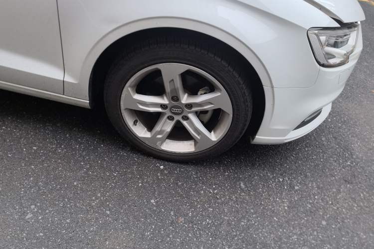 Used Audi A3 2020 Limousine 35 TFSI Ambition China VI Right Front Wheel Hub