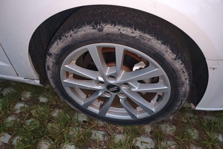 Used Audi A3 2020 Restyled Sportback 35 TFSI Entry-Level China VI Emission Standard Right Front Wheel Hub