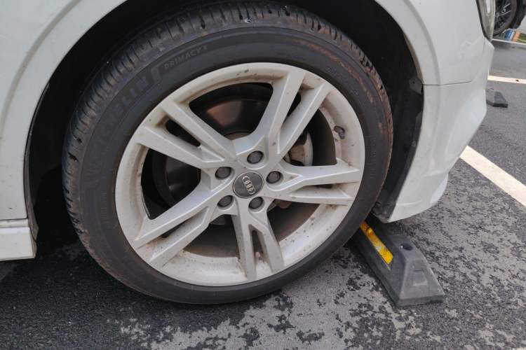 Used Audi A3 2020 Limousine 35 TFSI Fashion Edition China VI Emission Standard Right Front Wheel Hub
