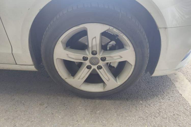 Used Audi A3 2020 Restyled Limousine 35 TFSI Ambition Version China VI Right Front Wheel Hub