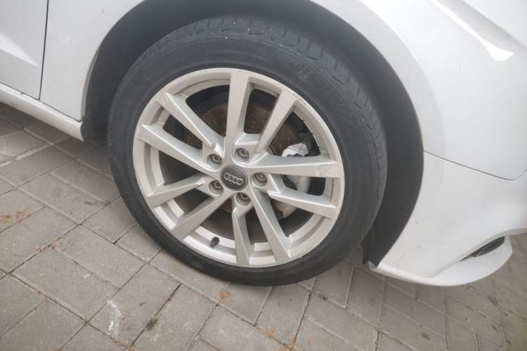 Used Audi A3 2020 Restyled Sportback 35 TFSI Entry-Level China VI Emission Standard Right Front Wheel Hub