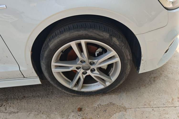 Used Audi A3 2020 Limousine 35 TFSI Fashion Edition China VI Emission Standard Right Front Wheel Hub