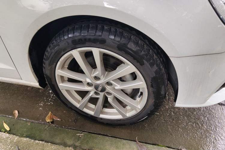Used Audi A3 2020 Sportback 35 TFSI Ambition China VI Right Front Wheel Hub
