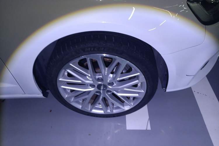 Used Audi A3 2020 Sportback 35 TFSI Style Edition China VI Emission Standard Right Front Wheel Hub