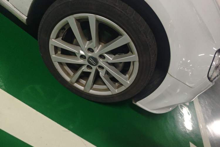 Used Audi A3 2020 Restyled Sportback 35 TFSI Entry-Level China VI Emission Standard Right Front Wheel Hub