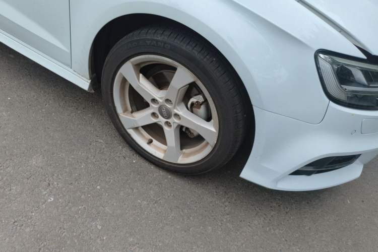 Used Audi A3 2020 Sportback 35 TFSI Fashion Edition China VI Emission Standard Right Front Wheel Hub