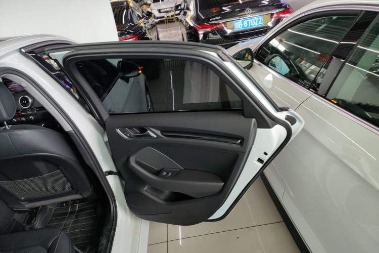 Used Audi A3 2020 Limousine 35 TFSI Fashion Edition China VI Emission Standard Right Rear Door Interior