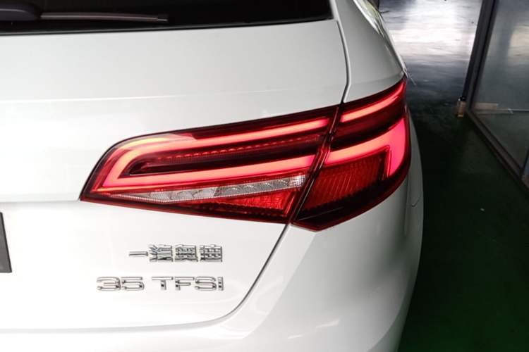 Used Audi A3 2020 Restyled Sportback 35 TFSI Entry-Level China VI Emission Standard Right Rear Taillight