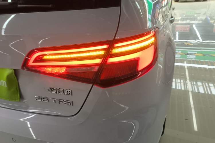 Used Audi A3 2020 Sportback 35 TFSI Fashion Edition China VI Emission Standard Right Rear Taillight