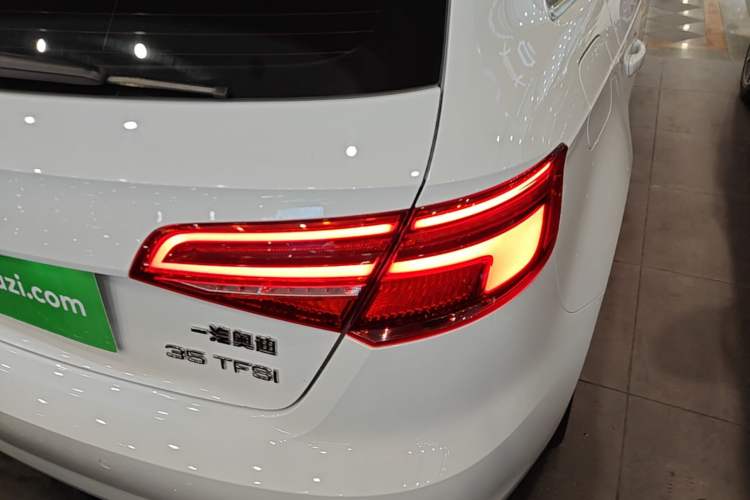 Used Audi A3 2020 Sportback 35 TFSI Ambition China VI Right Rear Taillight