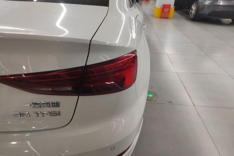 Used Audi A3 2020 Limousine 35 TFSI Fashion Edition China VI Emission Standard Right Rear Taillight