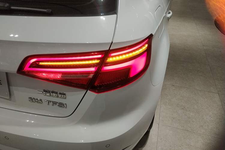 Used Audi A3 2020 Restyled Sportback 35 TFSI Entry-Level China VI Emission Standard Right Rear Taillight