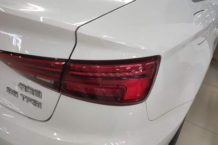 Used Audi A3 2020 Limousine 35 TFSI Fashion Edition China VI Emission Standard Right Rear Taillight