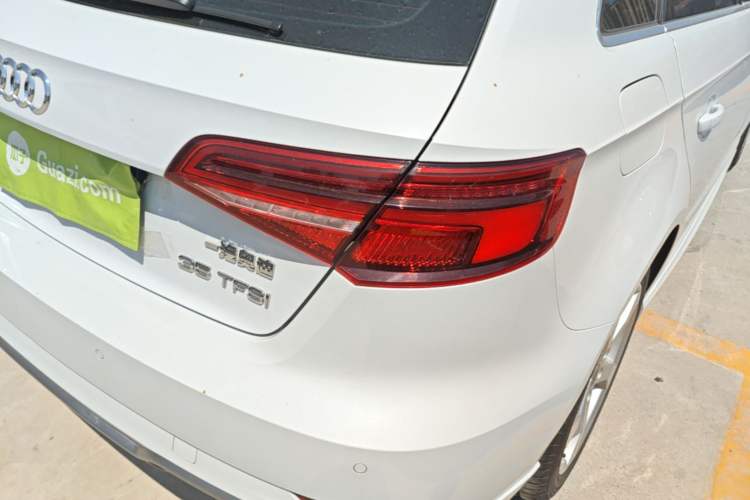 Used Audi A3 2020 Sportback 35 TFSI Fashion Edition China VI Emission Standard Right Rear Taillight