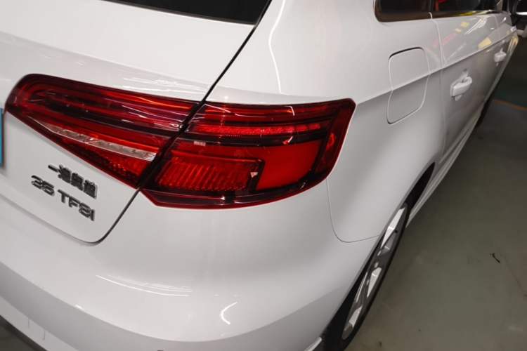 Used Audi A3 2020 Sportback 35 TFSI Fashion Edition China VI Emission Standard Right Rear Taillight