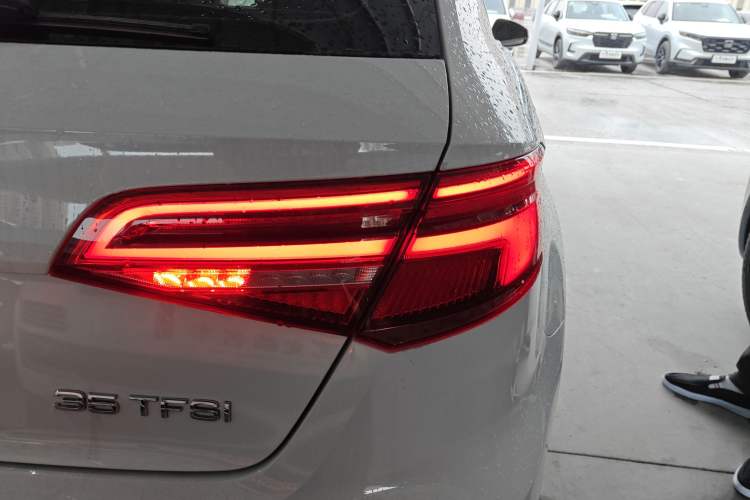Used Audi A3 2020 Sportback 35 TFSI Fashion Edition China VI Emission Standard Right Rear Taillight