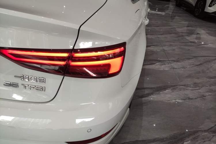 Used Audi A3 2020 Limousine 35 TFSI Fashion Edition China VI Emission Standard Right Rear Taillight