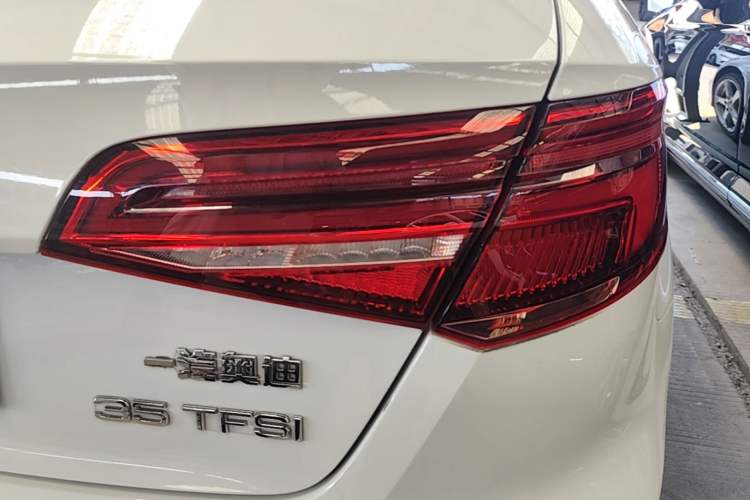 Used Audi A3 2020 Sportback 35 TFSI Fashion Edition China VI Emission Standard Right Rear Taillight