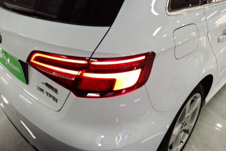 Used Audi A3 2020 Sportback 35 TFSI Fashion Edition China VI Emission Standard Right Rear Taillight