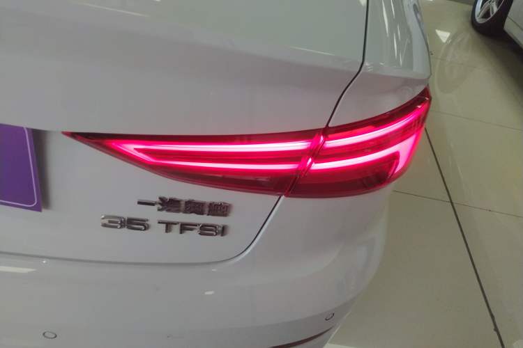 Used Audi A3 2020 Limousine 35 TFSI Fashion Edition China VI Emission Standard Right Rear Taillight
