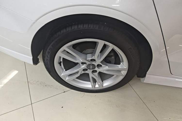Used Audi A3 2020 Limousine 35 TFSI Fashion Edition China VI Emission Standard Right Rear Wheel Hub