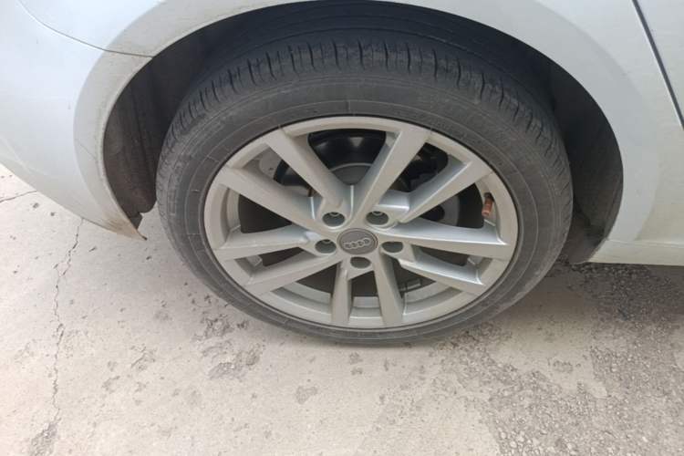Used Audi A3 2020 Sportback 35 TFSI Ambition China VI Right Rear Wheel Hub