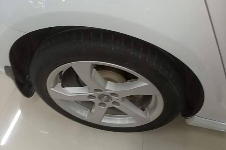 Used Audi A3 2020 Sportback 35 TFSI Fashion Edition China VI Emission Standard Right Rear Wheel Hub