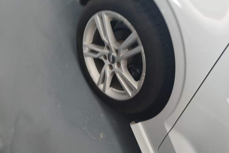 Used Audi A3 2020 Limousine 35 TFSI Fashion Edition China VI Emission Standard Right Rear Wheel Hub