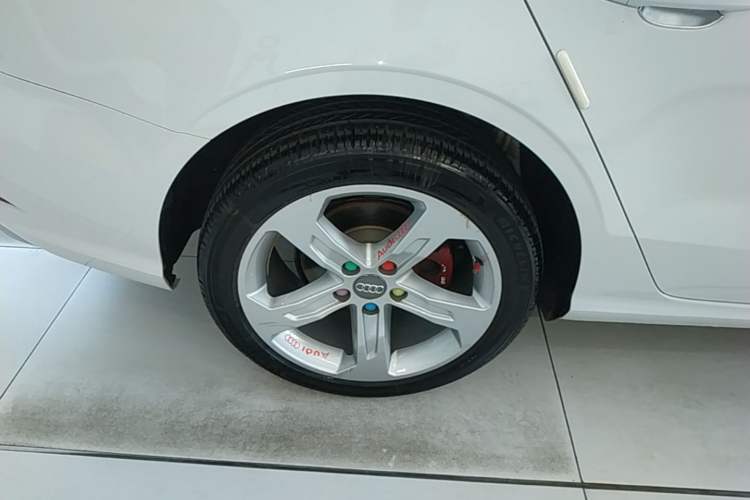 Used Audi A3 2020 Restyled Limousine 35 TFSI Ambition Version China VI Right Rear Wheel Hub