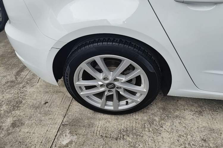 Used Audi A3 2020 Restyled Sportback 35 TFSI Entry-Level China VI Emission Standard Right Rear Wheel Hub