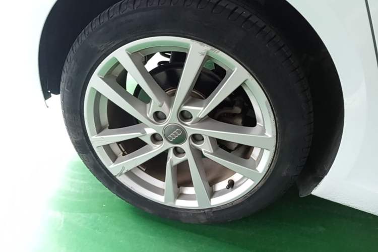 Used Audi A3 2020 Restyled Sportback 35 TFSI Entry-Level China VI Emission Standard Right Rear Wheel Hub