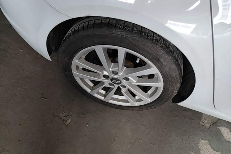 Used Audi A3 2020 Sportback 35 TFSI Ambition China VI Right Rear Wheel Hub
